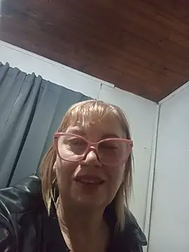Snapshot of SexyMilf1211 chatting on July 4, 12:22 pm SexyMilf1211 online show from July 4, 12:22 pm