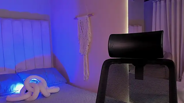 Snapshot of Seab_trooy chatting on February 8, 10:46 pm Seab trooy online show from February 8, 10:46 pm