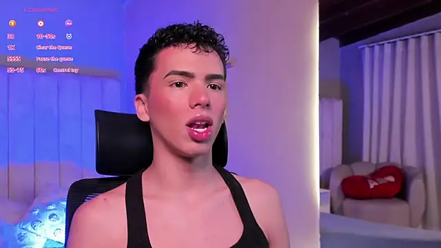 Snapshot of Seab_trooy chatting on March 3, 9:04 am Seab trooy online show from March 3, 9:04 am