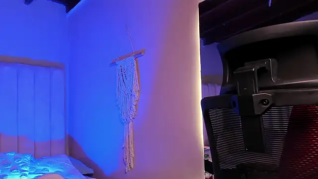 Snapshot of Seab_trooy chatting on March 4, 9:15 am Seab trooy online show from March 4, 9:15 am