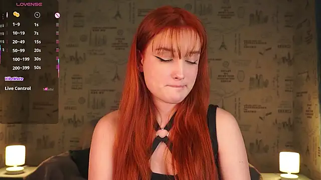 Snapshot of AmelieSeductress chatting on November 20, 2:39 pm AmelieSeductress online show from November 20, 2:39 pm