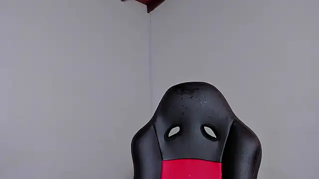 LuigiVitale 1 online show from February 7, 1:20 am