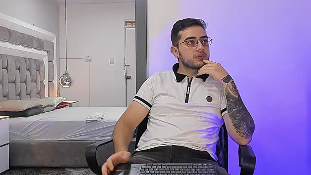 Ethan Greys online show from December 21, 1:29 pm