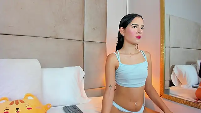 Snapshot of angelaG1 chatting on June 26, 4:06 am angelaG1 online show from June 26, 4:06 am