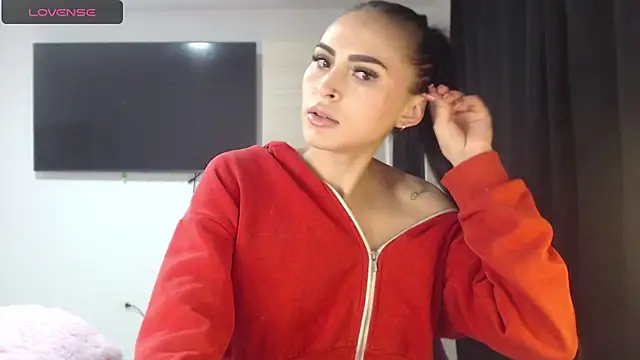 Linda  fiore online show from November 16, 4:29 am