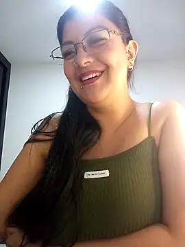 Snapshot of CelesteAlvarez1989 chatting on April 22, 4:37 am CelesteAlvarez1989 online show from April 22, 4:37 am