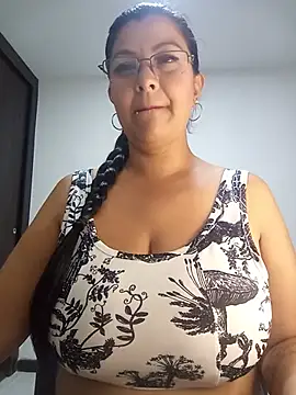 Snapshot of CelesteAlvarez1989 chatting on May 19, 3:57 am CelesteAlvarez1989 online show from May 19, 3:57 am