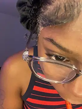 Snapshot of Mistresslucyxxx chatting on November 15, 10:37 pm Mistresslucyxxx online show from November 15, 10:37 pm