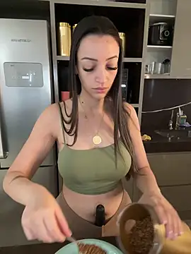 BelleRune online show from February 8, 11:33 am