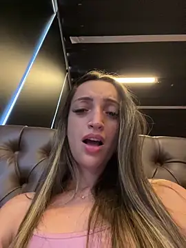 BelleRune online show from April 9, 7:30 pm