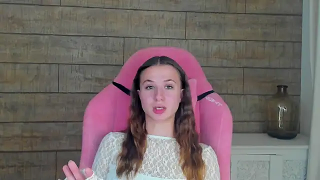 Snapshot of KristinaBellini chatting on November 29, 5:16 pm KristinaBellini online show from November 29, 5:16 pm