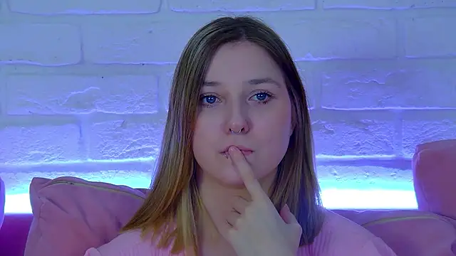 TinnaBurton online show from March 9, 4:33 pm