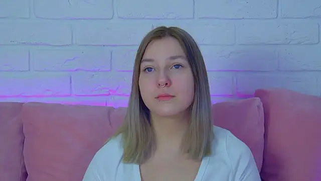 TinnaBurton online show from March 21, 4:39 am