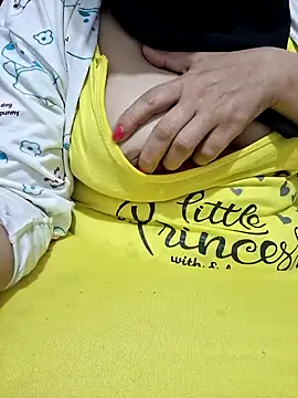 mnbvcxzqwertyuiop1235 online show from April 13, 7:52 pm