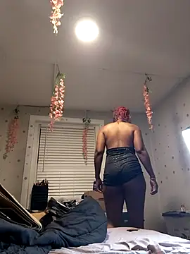 Snapshot of RaiinbowUnicorn89 chatting on November 16, 12:27 am RaiinbowUnicorn89 online show from November 16, 12:27 am