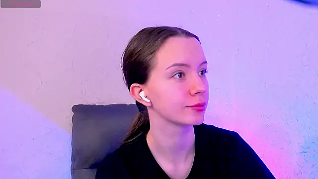 BellaVelure6767 online show from April 15, 2:40 am