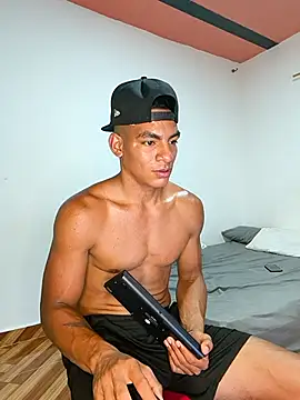 Snapshot of elnegro14 chatting on November 26, 1:28 am elnegro14 online show from November 26, 1:28 am