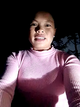 Snapshot of thien-nhien chatting on November 15, 10:56 am thien-nhien online show from November 15, 10:56 am