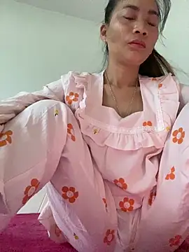 pitty mymi online show from April 4, 11:02 pm