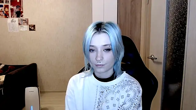 SophiaLur online show from November 18, 3:38 pm