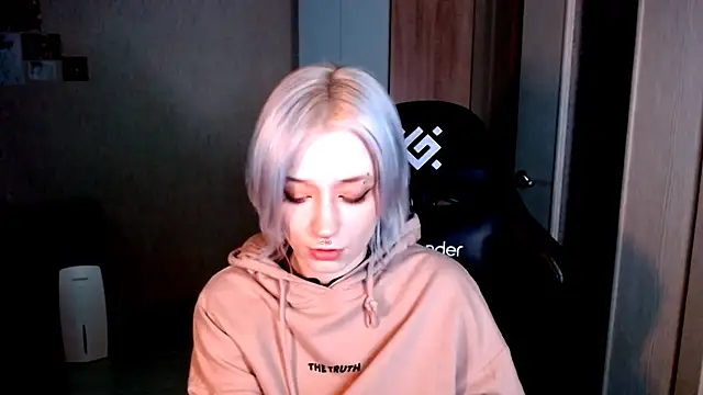 SophiaLur online show from November 24, 3:23 pm