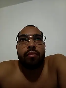 Snapshot of marloncolman98 chatting on November 17, 4:46 pm marloncolman98 online show from November 17, 4:46 pm