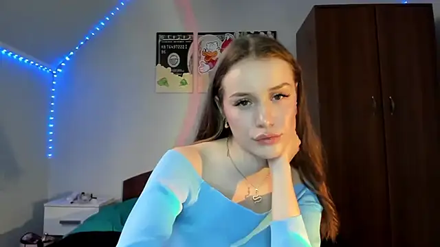 tinyglow online show from December 3, 4:49 pm