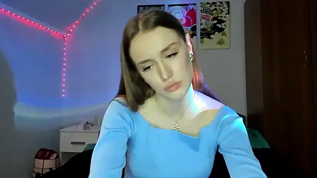 tinyglow online show from March 1, 9:06 pm