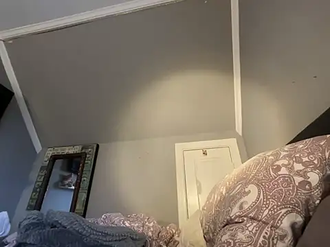 Snapshot of Lockig chatting on November 22, 1:32 pm Lockig online show from November 22, 1:32 pm