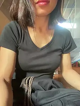 Snapshot of Trangbabylove chatting on July 4, 2:40 am Trangbabylove online show from July 4, 2:40 am