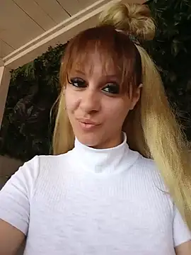 Snapshot of cleopatravodos chatting on May 25, 12:55 pm cleopatravodos online show from May 25, 12:55 pm