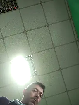 Snapshot of platone09 chatting on November 8, 2:17 pm platone09 online show from November 8, 2:17 pm