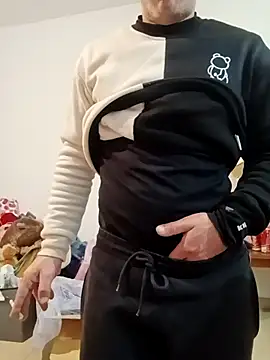 Snapshot of platone09 chatting on November 24, 8:52 pm platone09 online show from November 24, 8:52 pm