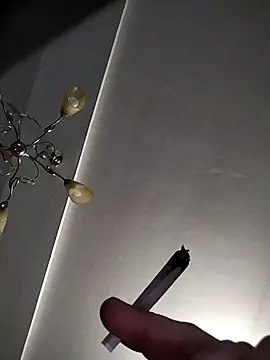 Snapshot of platone09 chatting on December 13, 10:59 pm platone09 online show from December 13, 10:59 pm