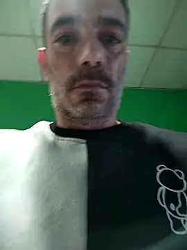 Snapshot of platone09 chatting on December 19, 1:51 pm platone09 online show from December 19, 1:51 pm