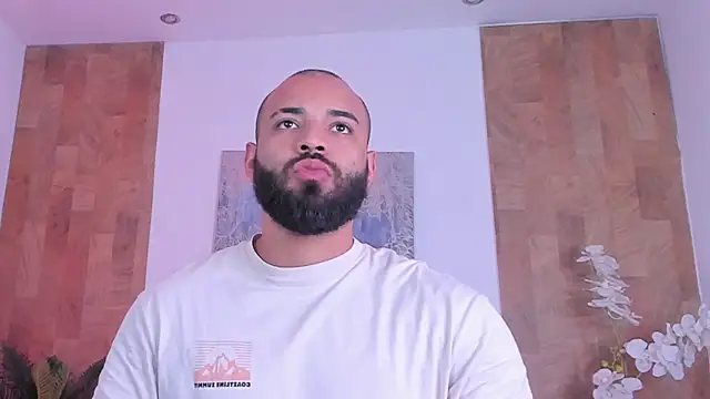 Chris Varden online show from April 8, 9:15 pm