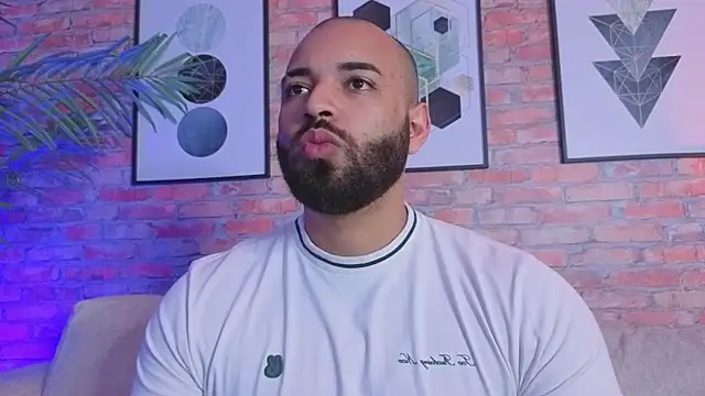 Chris Varden online show from April 14, 7:20 pm