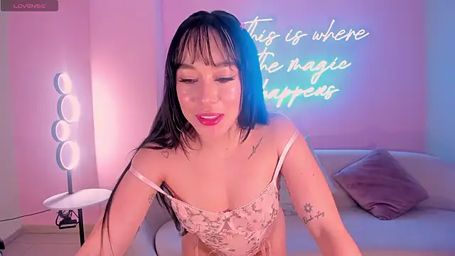 Snapshot of ZaraKafruni chatting on February 13, 4:08 am ZaraKafruni online show from February 13, 4:08 am