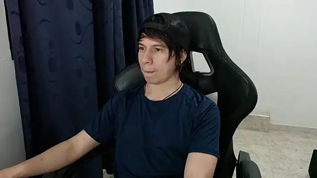 Daniell Young online show from November 18, 7:35 am