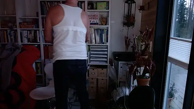 Snapshot of gymdaddypwrbtm chatting on November 23, 1:33 pm gymdaddypwrbtm online show from November 23, 1:33 pm