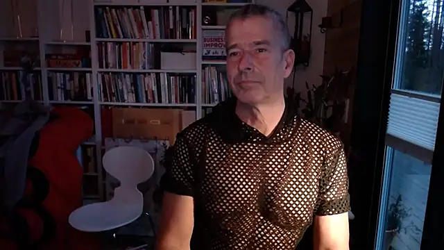 Snapshot of gymdaddypwrbtm chatting on November 24, 6:57 am gymdaddypwrbtm online show from November 24, 6:57 am