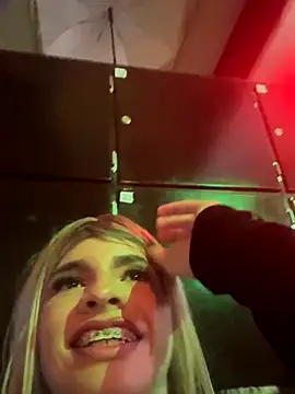 Snapshot of ValerySalasar chatting on November 16, 5:46 am ValerySalasar online show from November 16, 5:46 am