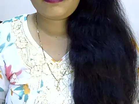 Muskan Jha online show from April 12, 1:10 am