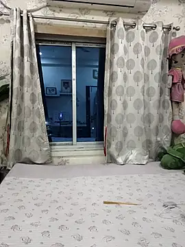 Cute-richa1 online show from April 7, 6:19 pm