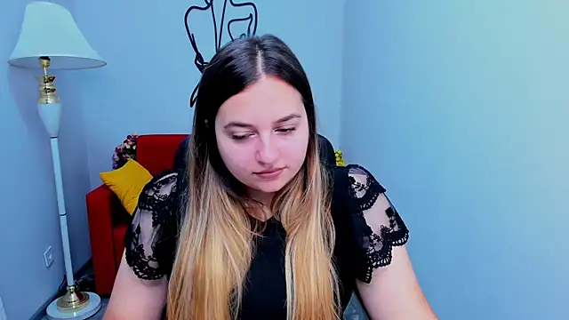 Snapshot of Maria_Bond chatting on November 30, 7:01 am Maria Bond online show from November 30, 7:01 am