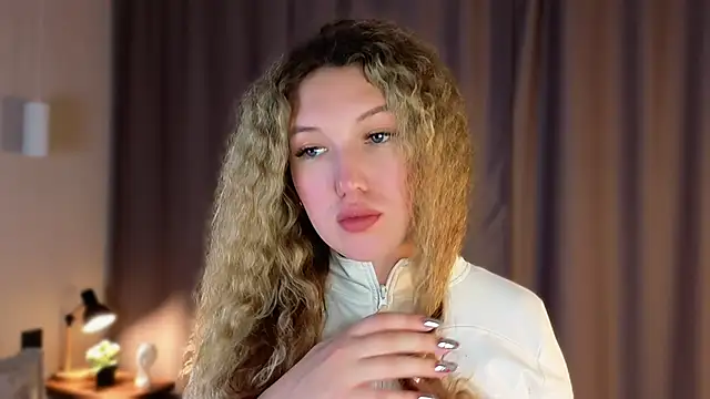 Snapshot of SueHolt chatting on November 18, 2:21 pm SueHolt online show from November 18, 2:21 pm