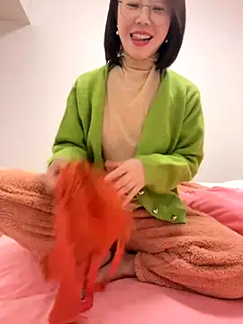 Snapshot of xiaoling2358 chatting on November 29, 1:47 pm xiaoling2358 online show from November 29, 1:47 pm