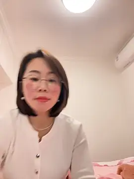 Snapshot of xiaoling2358 chatting on December 4, 2:37 pm xiaoling2358 online show from December 4, 2:37 pm