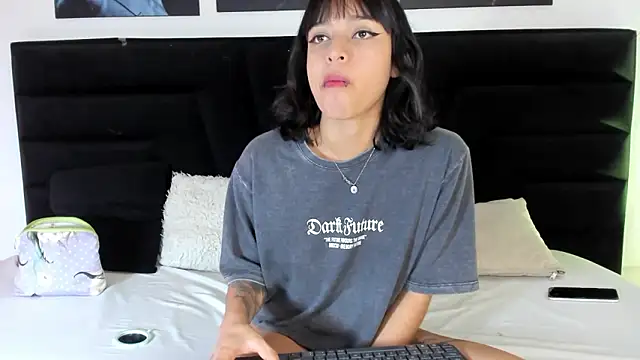 LiilithStonne online show from February 2, 12:37 pm