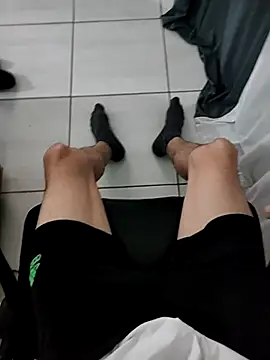 Snapshot of bnnzin chatting on November 20, 12:33 am bnnzin online show from November 20, 12:33 am